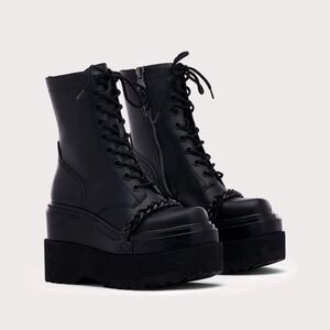 D’Amelio Black Camdon leather platform boots